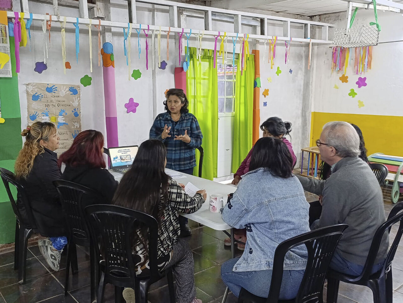 Integrantes del Wawa Wasi “Caritas Alegres” en una capacitación en Lomas de Zamora
