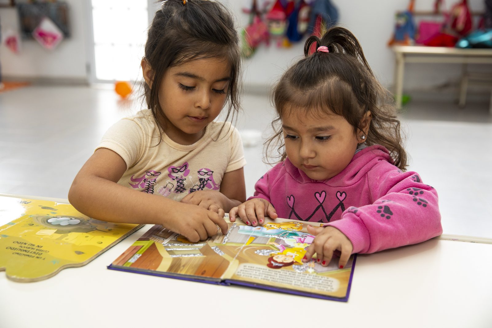 Protección de niñez y adolescencia: estimulación oportuna y cuidado en la primera infancia